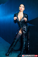 Rina Ellis Sexy Matrix Babe-04