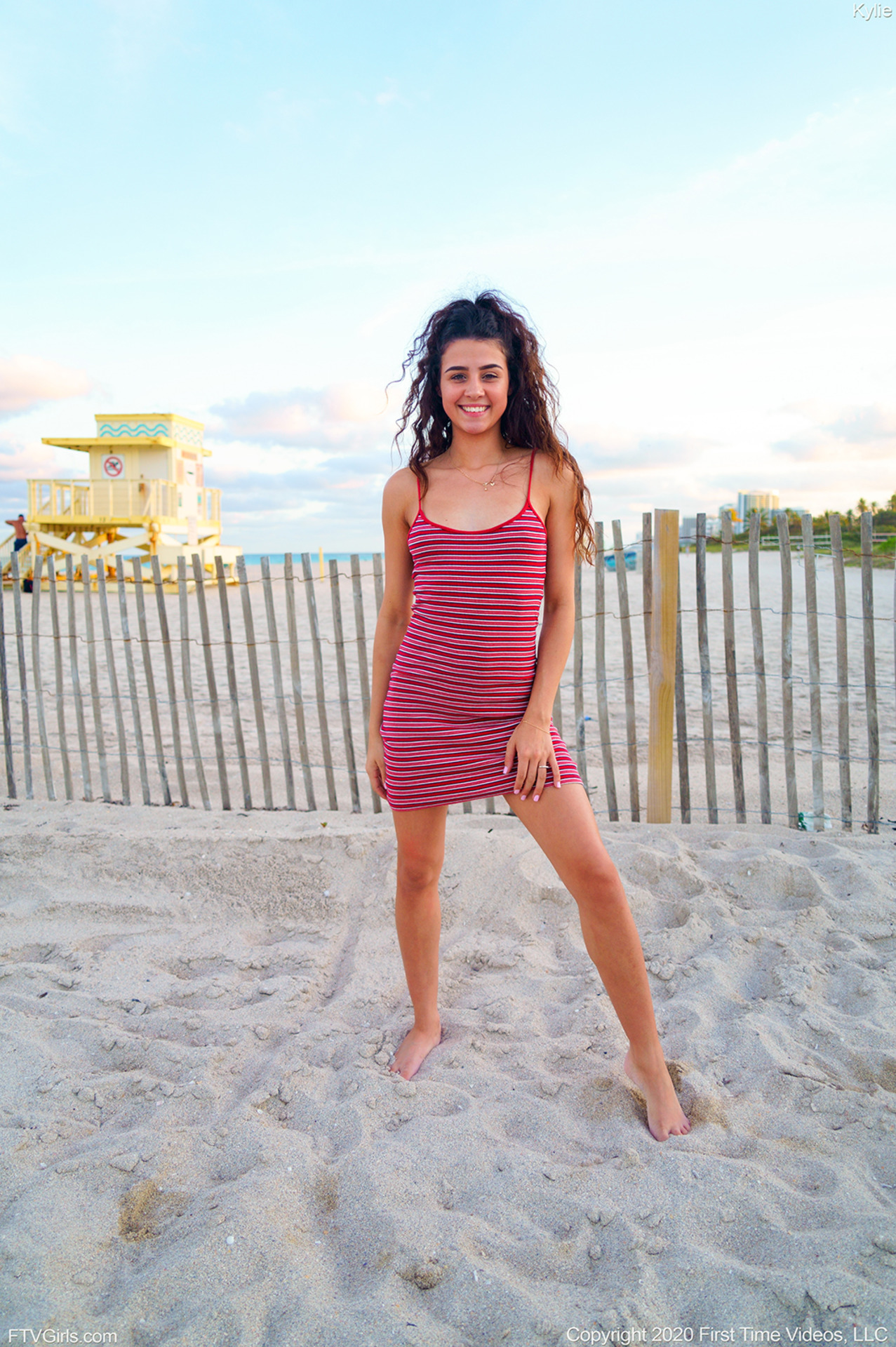 Sexy Sandy 19-01