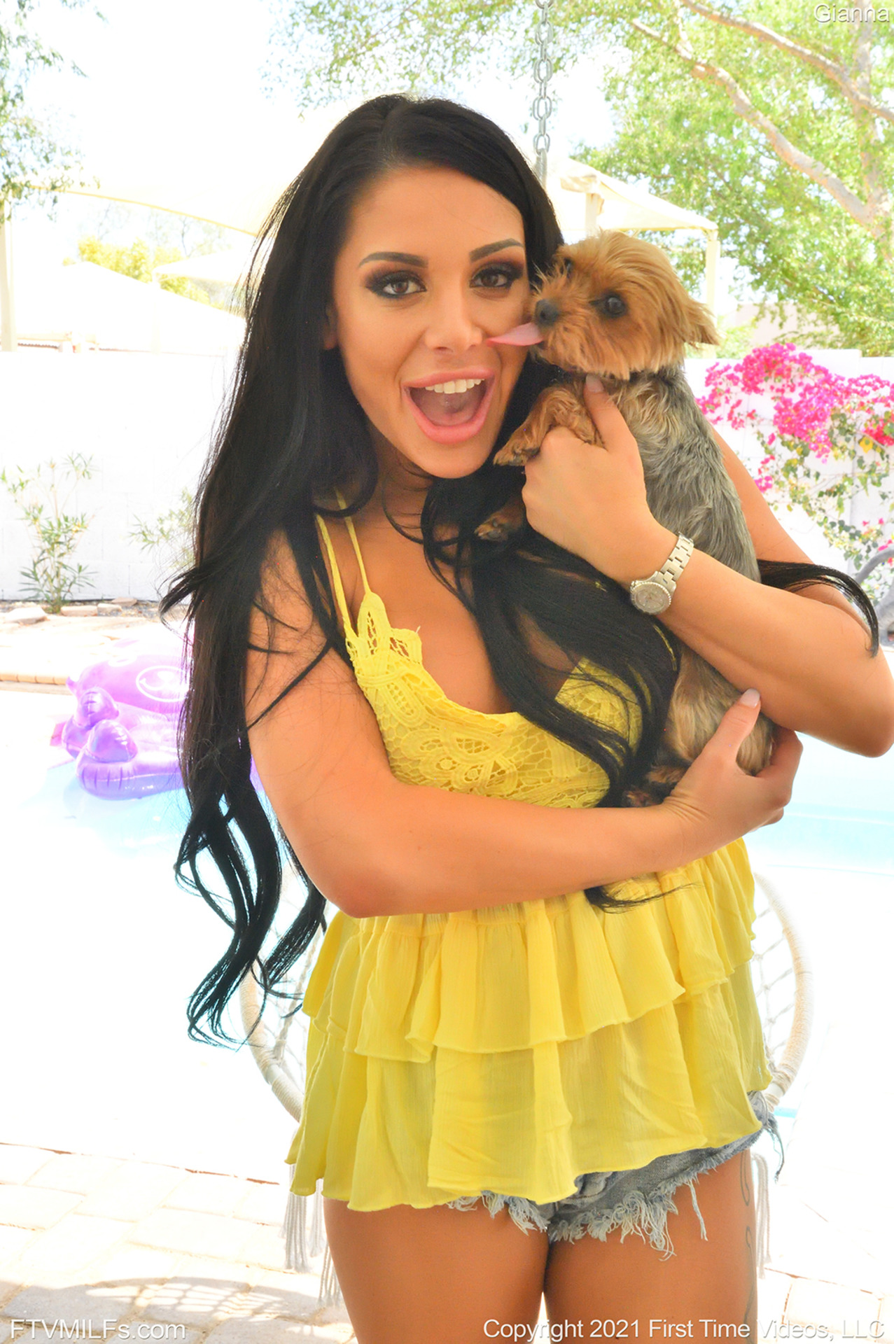 Yellow Top, Tiny Bottoms-19