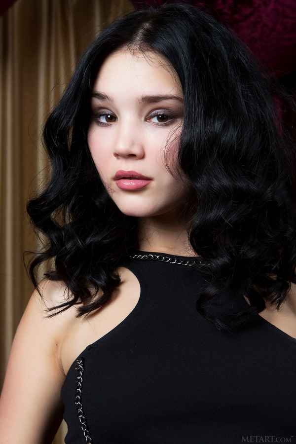 Hot Malena Stripping-00