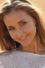 Franka Sexy Girl Posing Nude In The Fields-00