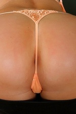 Carolyn Reese Pussy And Mouth Fucked-08