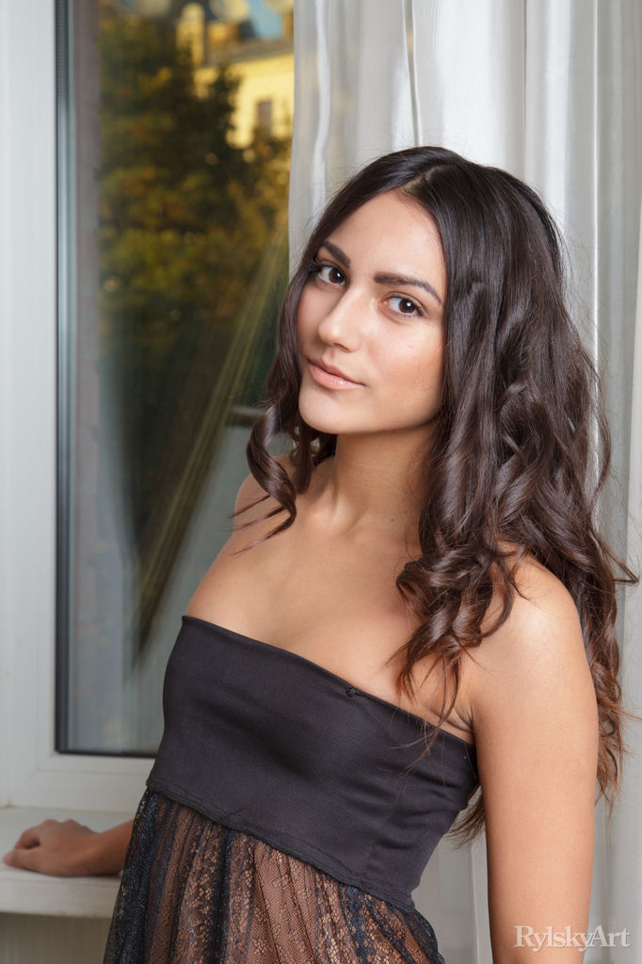Cute Brunette Cira Nerri-13