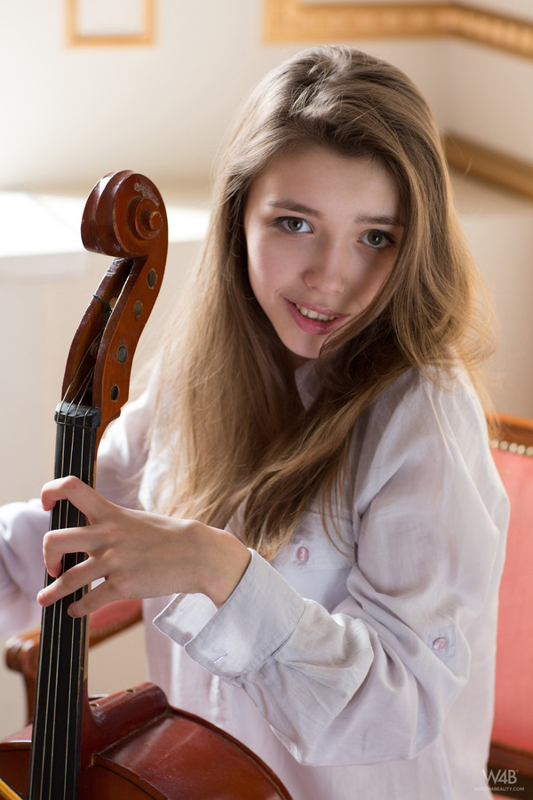 Milla With A Violoncello-00